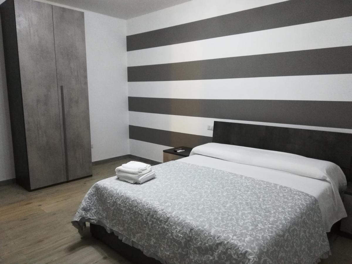Bed&Breakfast Villa Nora Куарту-Сант'Елена Екстер'єр фото
