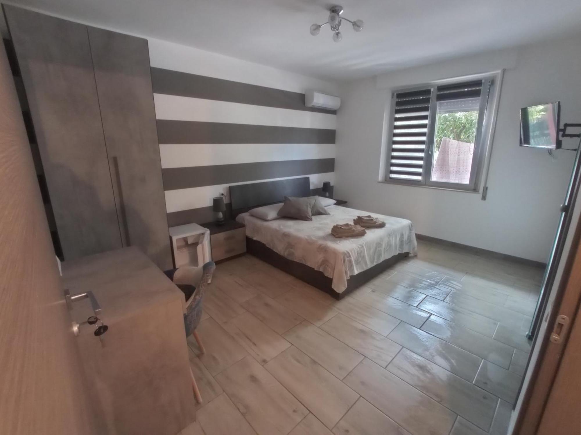 Bed&Breakfast Villa Nora Куарту-Сант'Елена Екстер'єр фото
