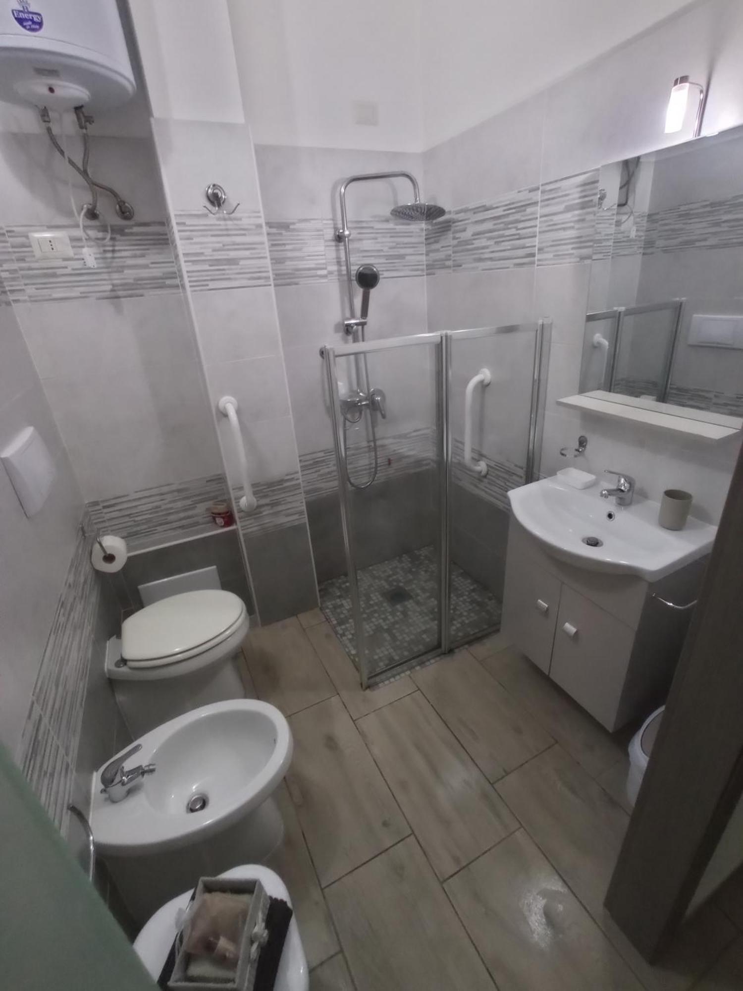 Bed&Breakfast Villa Nora Куарту-Сант'Елена Екстер'єр фото