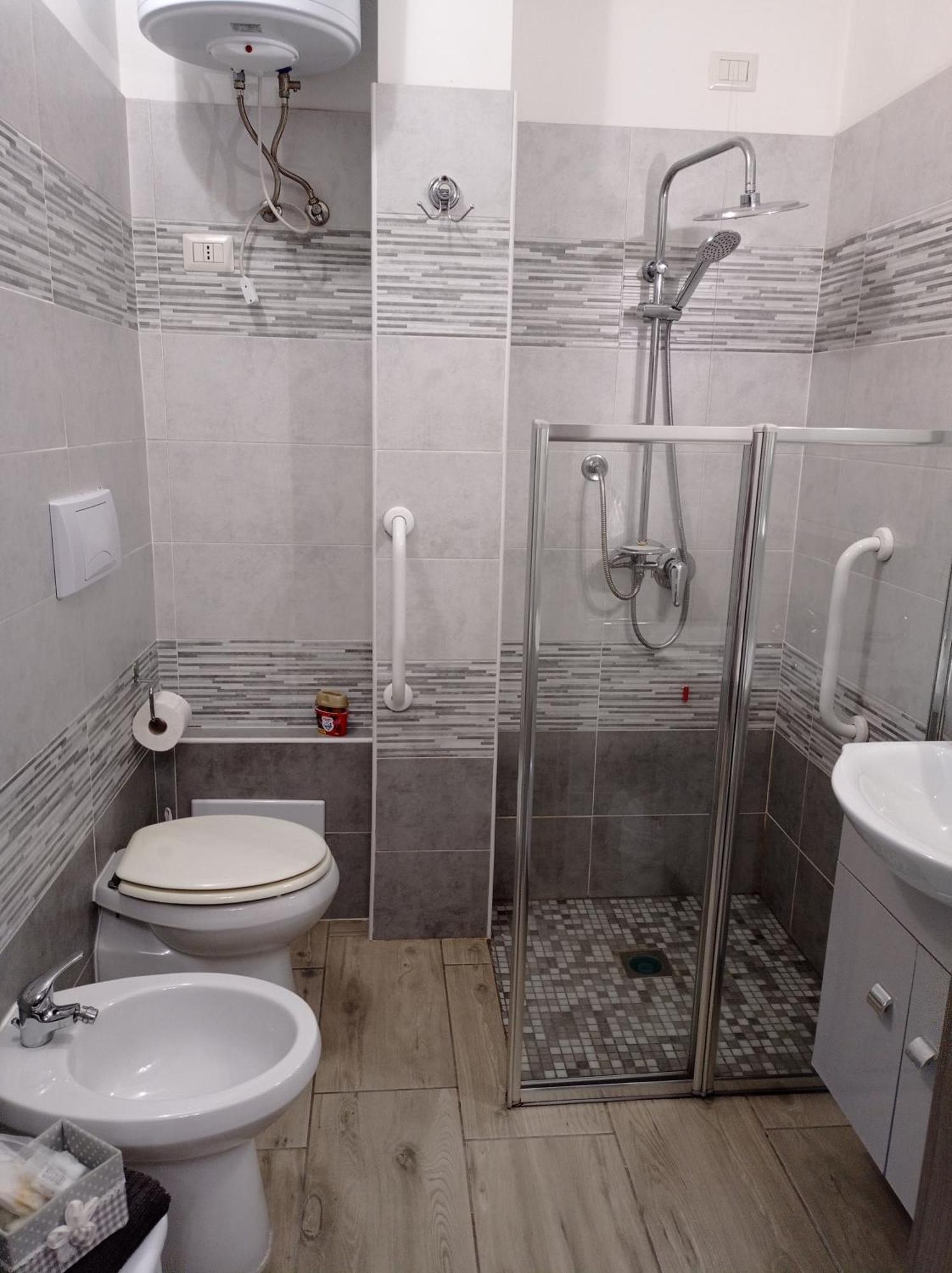 Bed&Breakfast Villa Nora Куарту-Сант'Елена Екстер'єр фото